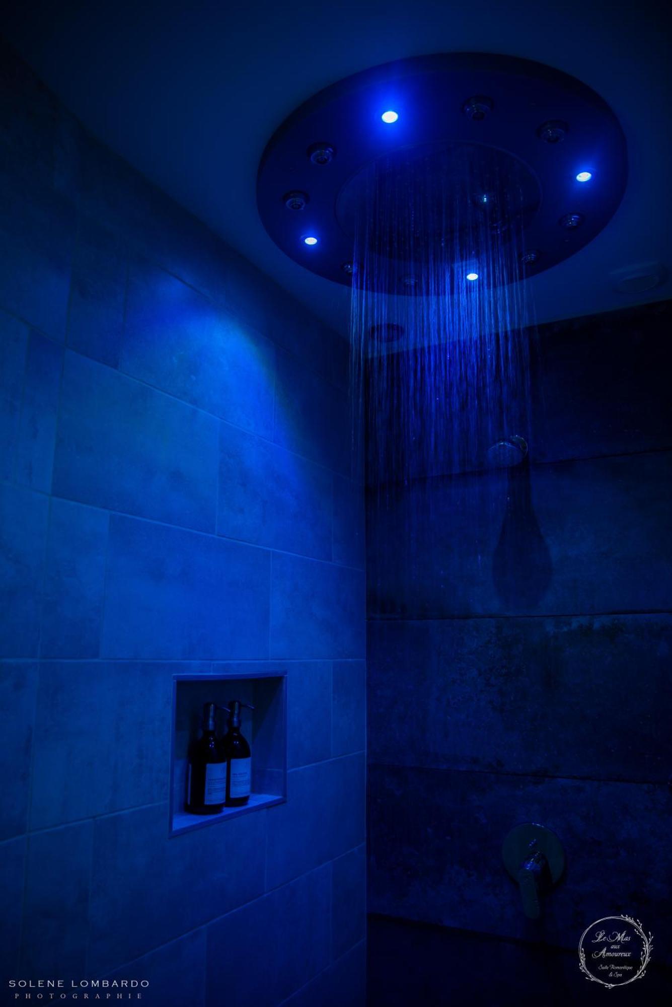 Le Mas Aux Amoureux , Suite Romantique Et Spa เลอบาร์กาแรส ภายนอก รูปภาพ