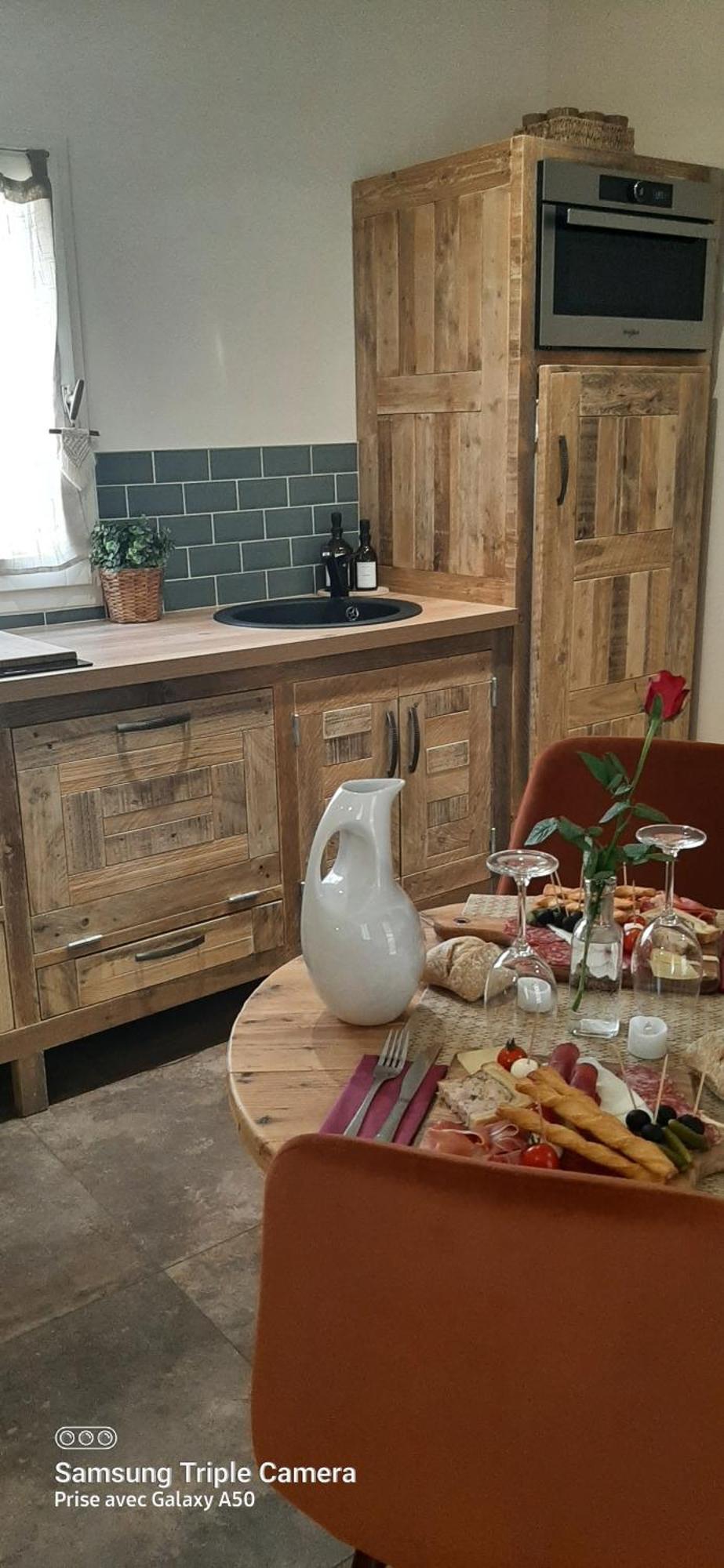 Le Mas Aux Amoureux , Suite Romantique Et Spa เลอบาร์กาแรส ห้อง รูปภาพ